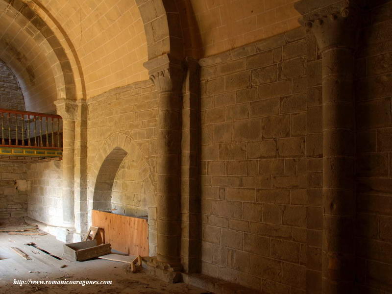 MURO NORTE DEL TEMPLO DESDE LA CABECERA